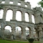 Die Aussenansicht der Arena - Kolloseum in Pula - Istrien